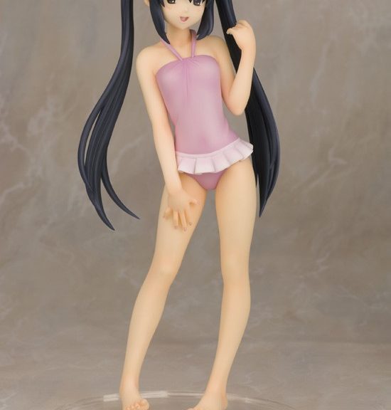 Azusa Nakano badedragt figur