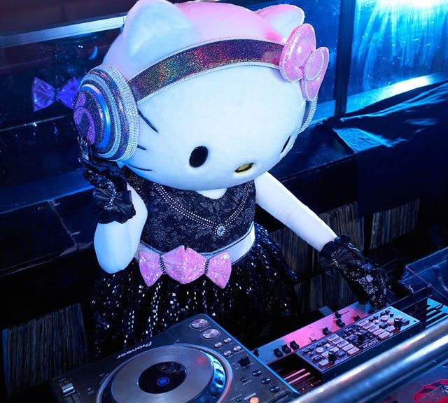 DJ Hello Kitty optræder i ny Shibuya butik