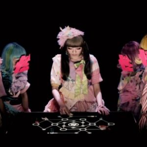 Kyary Pamyu Pamyu “Invader Invader” musikvideo