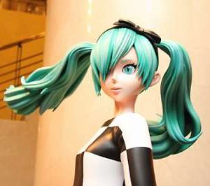 Louis Vuittons Hatsune Miku figur
