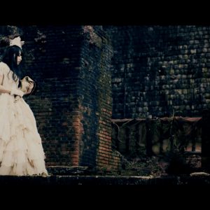 Mizuki Nanas 30e single: Kindan no Resistance musik video