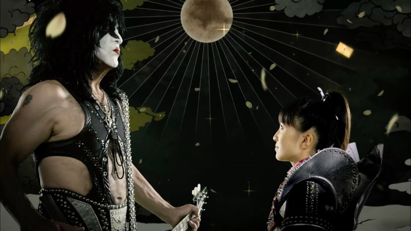 Momoiro Clover VS KISS reklame video