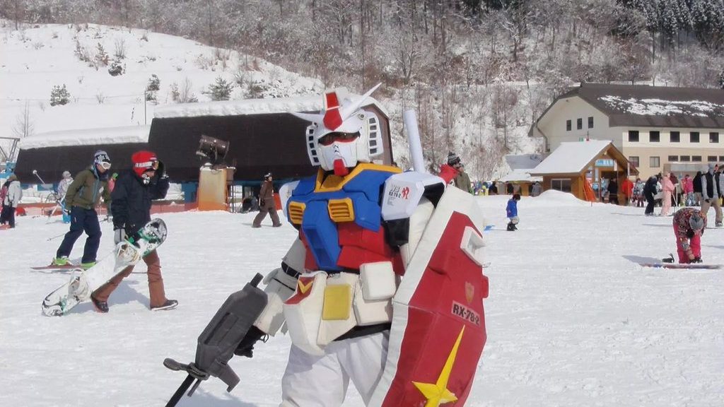 Gundams der står på snowboard