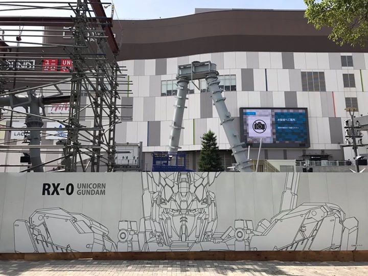 Ny Gundam statue under opbygning