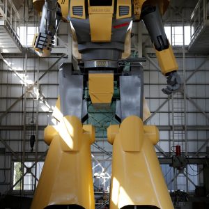 Japansk ingeniør bygger gigantisk robot for at udleve Gundam drøm