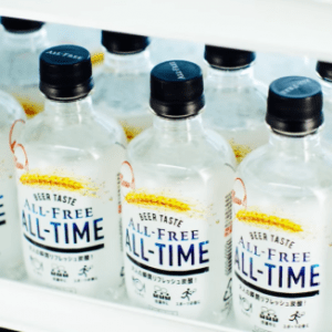 Suntory laver klar, alkohol-fri øl i plastflaske