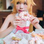 Shinobu Oshino cosplay