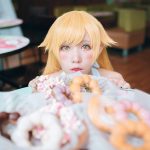 Shinobu Oshino cosplay