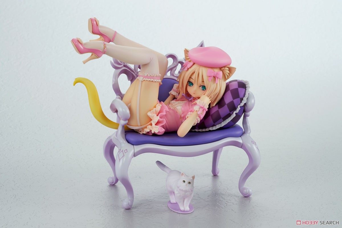 Planet of the Cats Fluffy Cat & Chair 1/8 Figur