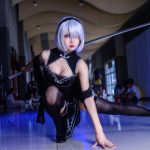 2B (Nier: Automata) cosplayed af kinesisk pige