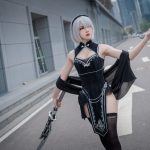 2B (Nier: Automata) cosplayed af kinesisk pige