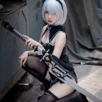 2B (Nier: Automata) cosplayed af kinesisk pige