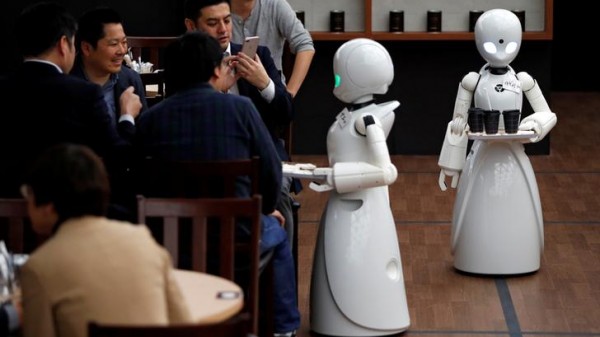 Tokyo får cafe med robot tjenere fjernstyret af handicappede