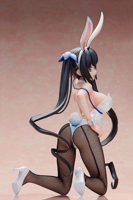 Is It Wrong to Try to Pick Up Girls in a Dungeon? Hestia 1/4 B-STYLE Figure Bunny Ver