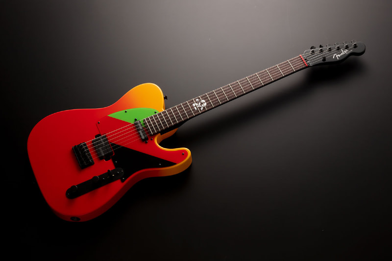 Fender laver en Evangelion guitar
