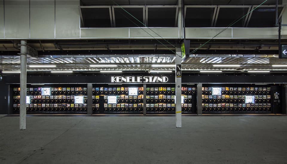 Kenelestand gashapon i Akihabara Station