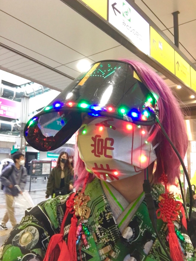 Cyberpunk kimonoer i Akihabara