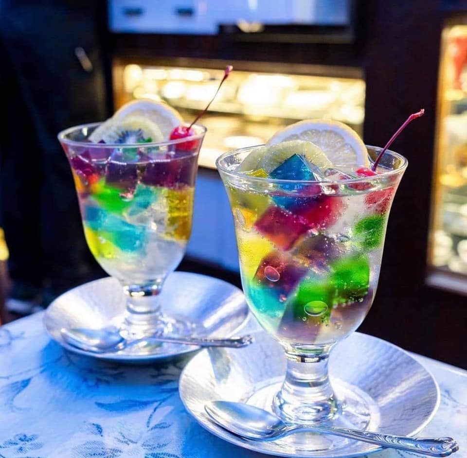 Blandede smukke desserter