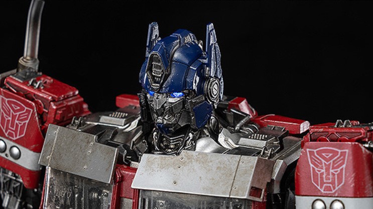 4 figurer af rustninger og robotter overgangen 2023-2024